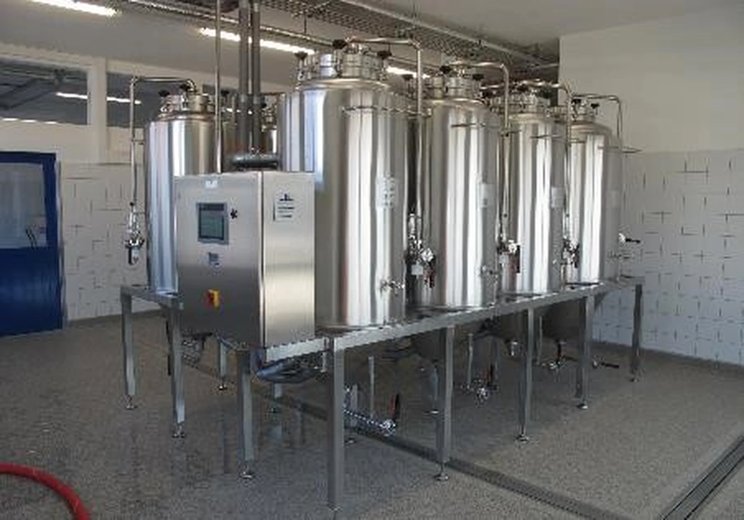 MBT Brautechnik GmbH — Schwarzach am Main — Institut Romeis, Obertulba 8 Zykl.-Kon. Tanks